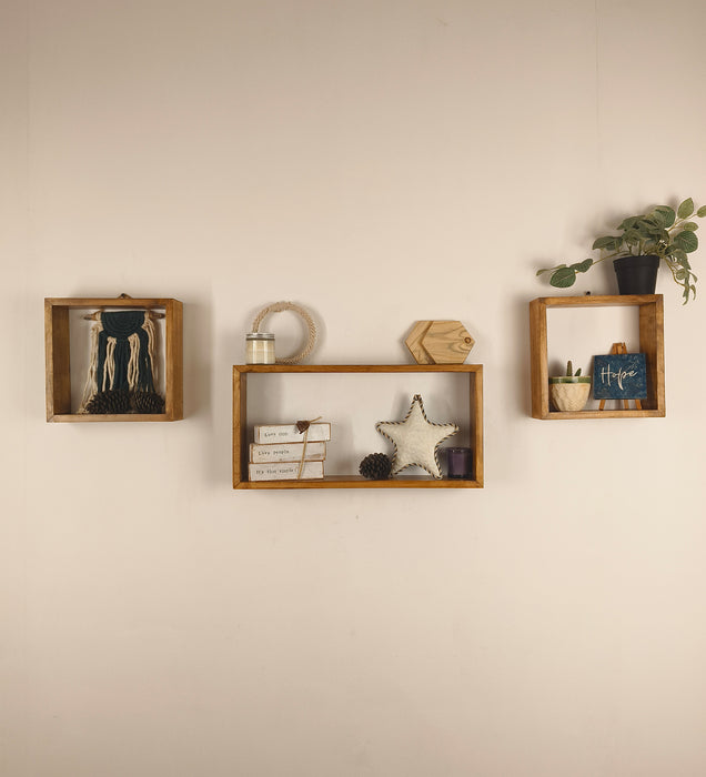 GEORGE III Rectangular Shaped Set of 3 Wooden Wall Shelves
